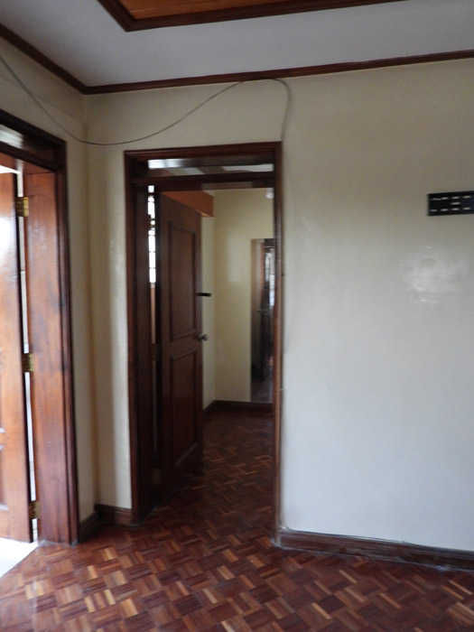 🏢 Prime Commercial Yard & Office Space in Syokimau – Now Leasing Looking for a secure, well-connected, and highly functional commercial space in Syokimau? Our newly available yard and office compound is tailored for businesses that value convenience, infrastructure, and location. Whether you're in logistics, construction, manufacturing, or distribution, this property provides the space, accessibility, and amenities to support your operations. Strategically positioned just 700 meters off Mombasa Road and 4 km from the Nairobi Expressway JKIA exit, this location ensures seamless access to Nairobi CBD, the airport, and major highways. With 24/7 security, high-perimeter walls, and a professional office block, you’ll enjoy peace of mind and professional functionality all in one address. Don't miss this opportunity to establish your business in one of Syokimau's most promising commercial zones.