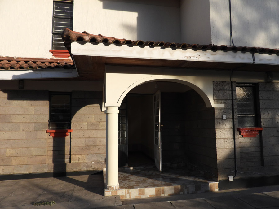 🏢 Prime Commercial Yard & Office Space in Syokimau – Now Leasing Looking for a secure, well-connected, and highly functional commercial space in Syokimau? Our newly available yard and office compound is tailored for businesses that value convenience, infrastructure, and location. Whether you're in logistics, construction, manufacturing, or distribution, this property provides the space, accessibility, and amenities to support your operations. Strategically positioned just 700 meters off Mombasa Road and 4 km from the Nairobi Expressway JKIA exit, this location ensures seamless access to Nairobi CBD, the airport, and major highways. With 24/7 security, high-perimeter walls, and a professional office block, you’ll enjoy peace of mind and professional functionality all in one address. Don't miss this opportunity to establish your business in one of Syokimau's most promising commercial zones.