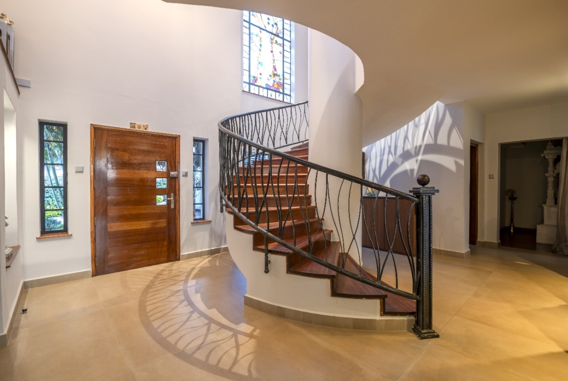 For Sale Luxurious 6-Bedroom Family Home in Spring Valley near Kyuna – Ksh 210 Million RealEstateKenya