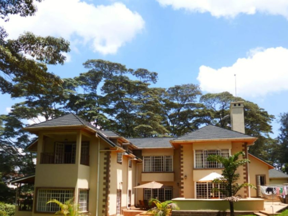 The Benchmark of Luxury Living in Nairobi When it comes to Nairobi’s luxury real estate market, few neighborhoods command as much prestige as Kitisuru. This highly sought-after area, particularly along the iconic Peponi Road, is synonymous with elegance, privacy, and exclusivity. It is here, in a private enclave of just four residences, that this magnificent 4-bedroom luxurious home for sale in Kitisuru sits. Set on a sprawling 1.75 acres of lush, landscaped gardens and boasting a built-up area of 650 sqm, this residence is more than just a house—it is a statement of taste and sophistication. Asking Ksh. 400 million, it is designed for discerning buyers who demand comfort, security, and architectural excellence.