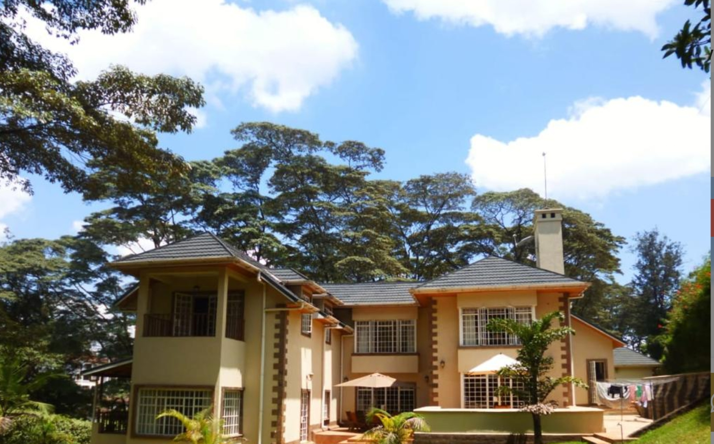 The Benchmark of Luxury Living in Nairobi When it comes to Nairobi’s luxury real estate market, few neighborhoods command as much prestige as Kitisuru. This highly sought-after area, particularly along the iconic Peponi Road, is synonymous with elegance, privacy, and exclusivity. It is here, in a private enclave of just four residences, that this magnificent 4-bedroom luxurious home for sale in Kitisuru sits. Set on a sprawling 1.75 acres of lush, landscaped gardens and boasting a built-up area of 650 sqm, this residence is more than just a house—it is a statement of taste and sophistication. Asking Ksh. 400 million, it is designed for discerning buyers who demand comfort, security, and architectural excellence.