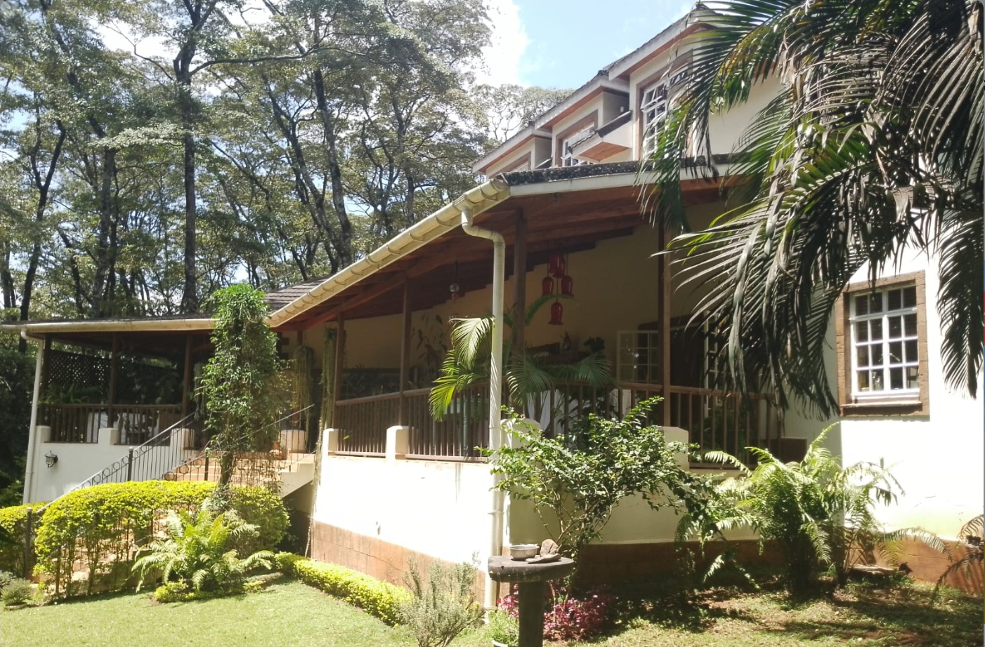 The Benchmark of Luxury Living in Nairobi When it comes to Nairobi’s luxury real estate market, few neighborhoods command as much prestige as Kitisuru. This highly sought-after area, particularly along the iconic Peponi Road, is synonymous with elegance, privacy, and exclusivity. It is here, in a private enclave of just four residences, that this magnificent 4-bedroom luxurious home for sale in Kitisuru sits. Set on a sprawling 1.75 acres of lush, landscaped gardens and boasting a built-up area of 650 sqm, this residence is more than just a house—it is a statement of taste and sophistication. Asking Ksh. 400 million, it is designed for discerning buyers who demand comfort, security, and architectural excellence.